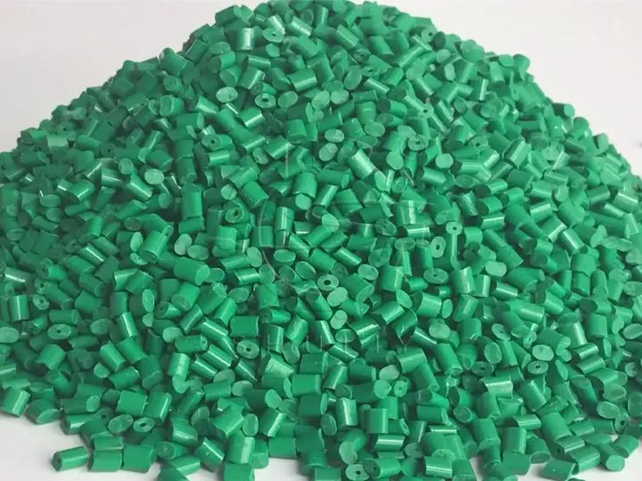 pellet de plástico verde