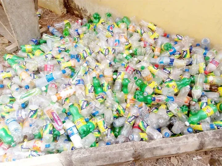 Garrafas PET sem rótulo: abrindo uma nova era de reciclagem de garrafas