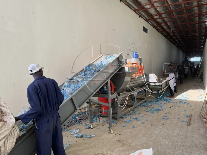 Planta de lavado de botellas de PET en Sudán del Sur